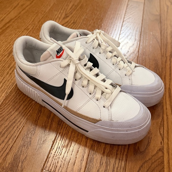 Nike Courts - Picture 2 of 3